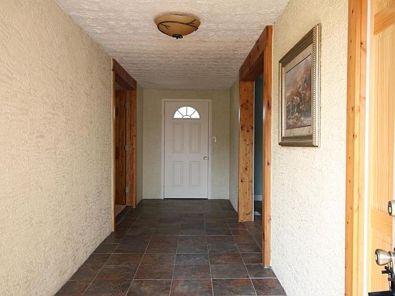3rd image of 15015 Rustic Ln