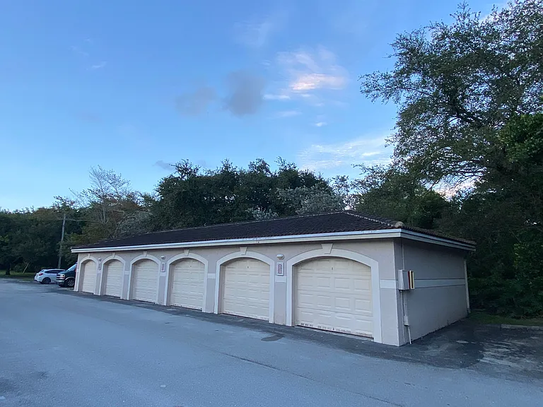 5005 Wiles Rd — Photo 64