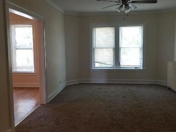 3rd image of 10717 S King Dr W