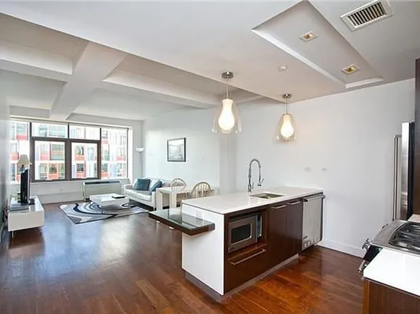 217 51st Ave #902, Long Island City, NY 11101