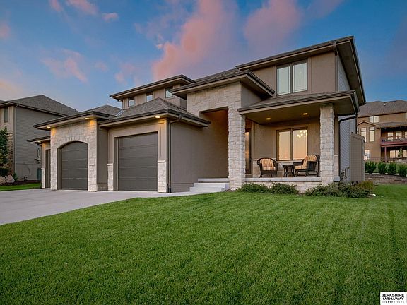 2nd image of 3119 N 193rd Ave