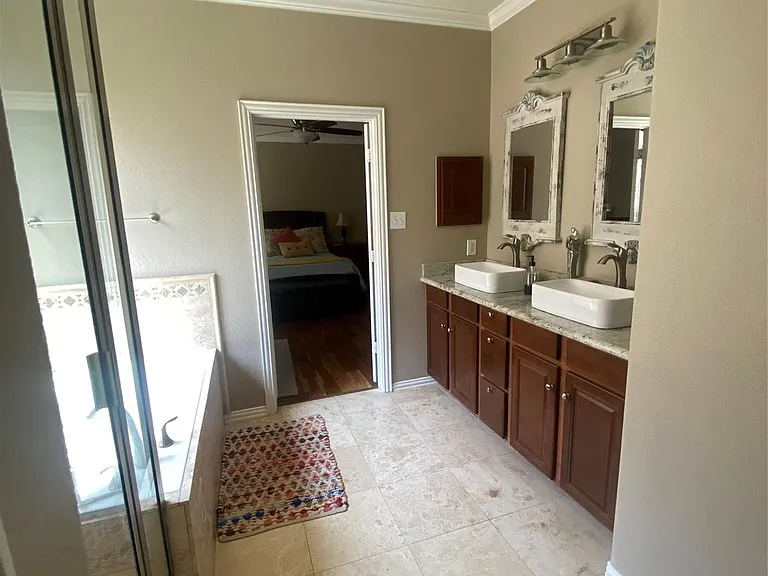110 N Hawkhurst Cir — Photo 10