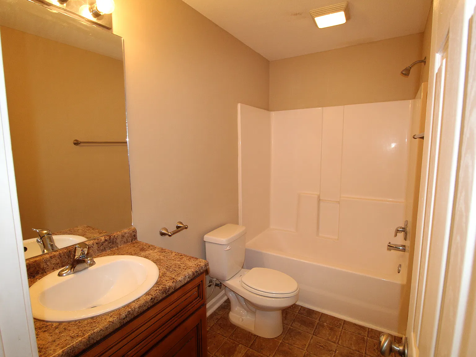 174 Herschel Drive - 1 — Photo 3