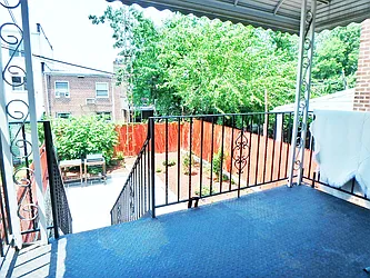 Rented by MAC Realty NY