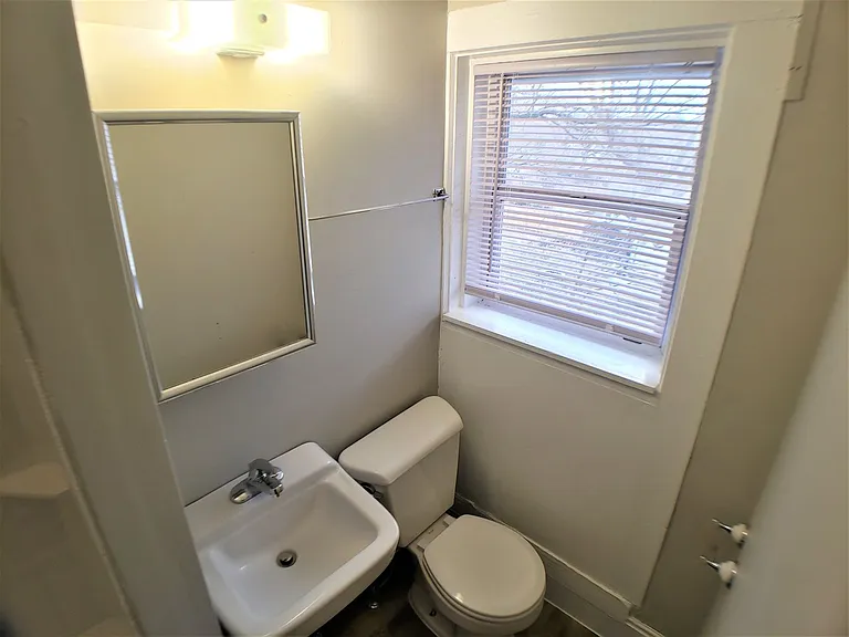 603 1st St SW #4 — Photo 7