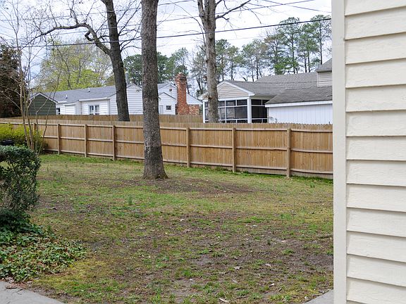 4th image of 1910 Sweetwater Ln