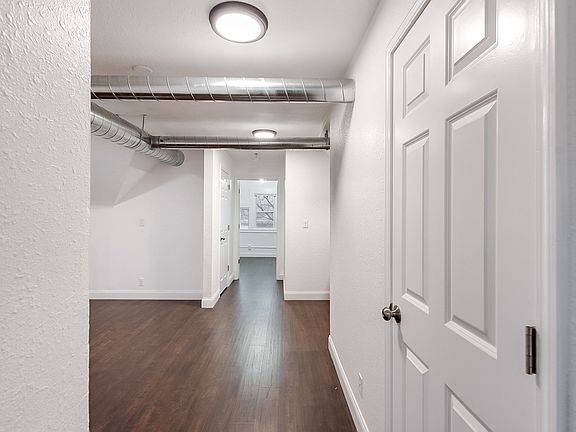 2nd image of 2723 Pillsbury Ave #3