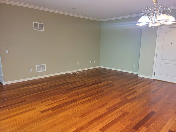 5th image of 949 S Manhattan Pl APT 201