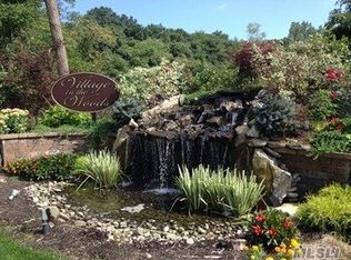 2 Beech Ct, Selden, NY 11784