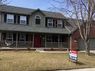 332 Elmscourt Cir, Greenwood, IN 46142