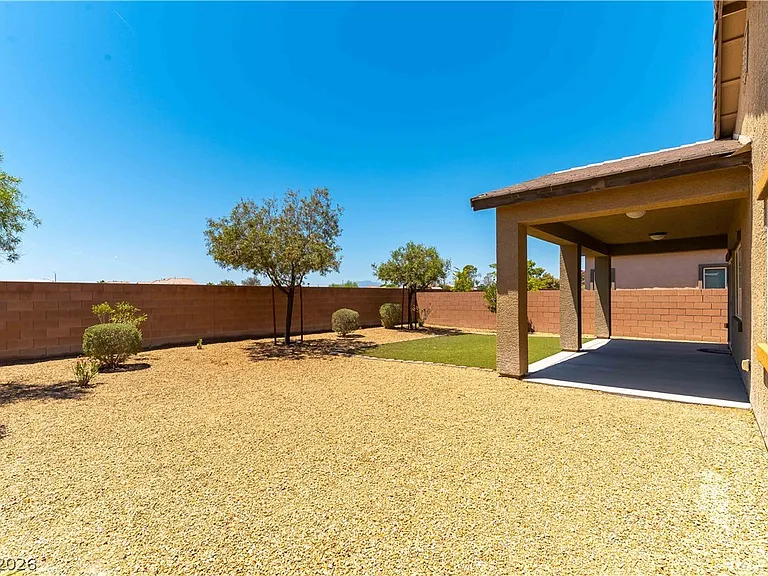 205 Dela Cruz Ave — Photo 25