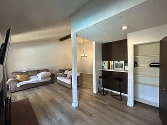 570 Peach St #11 — Photo 2