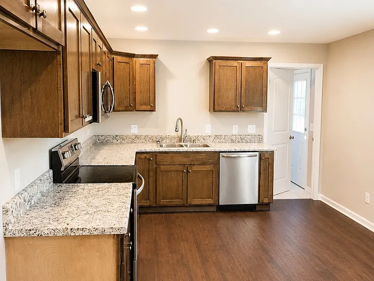 355 N Harris Rd — Photo 7