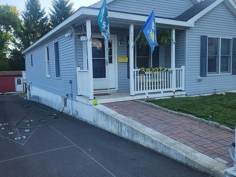 229 Central Ave — Photo 2