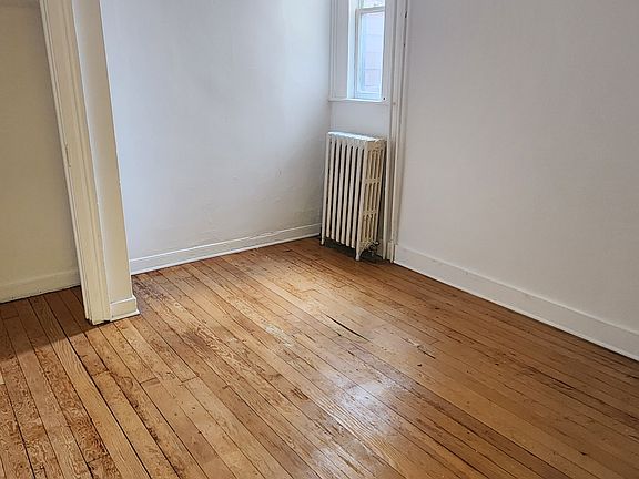 4th image of 725-727 Warren St #3