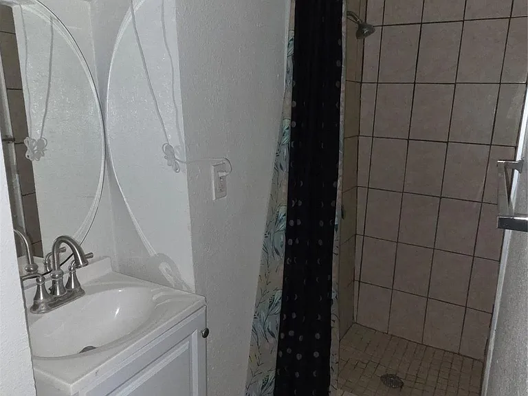 114 Canton St #1/2 — Photo 8