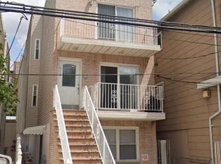 412 12th St, Union City, NJ 07087