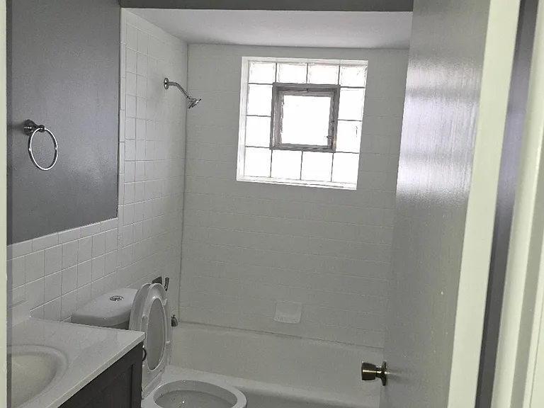 74 Yates Ave #3S — Photo 3