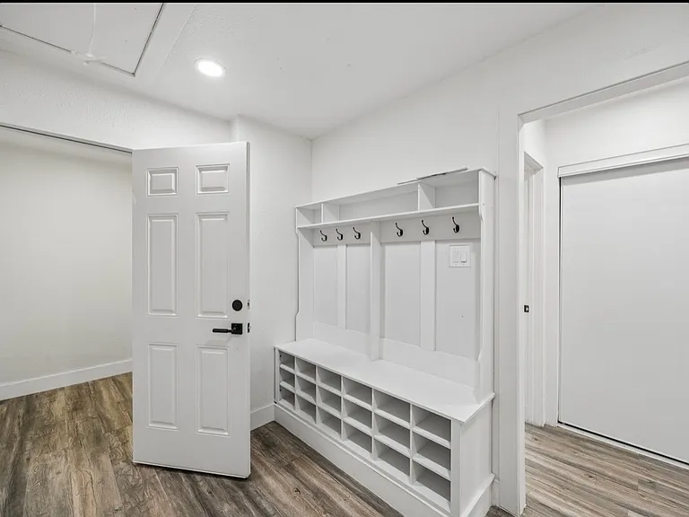 913 Filmore Dr — Photo 25