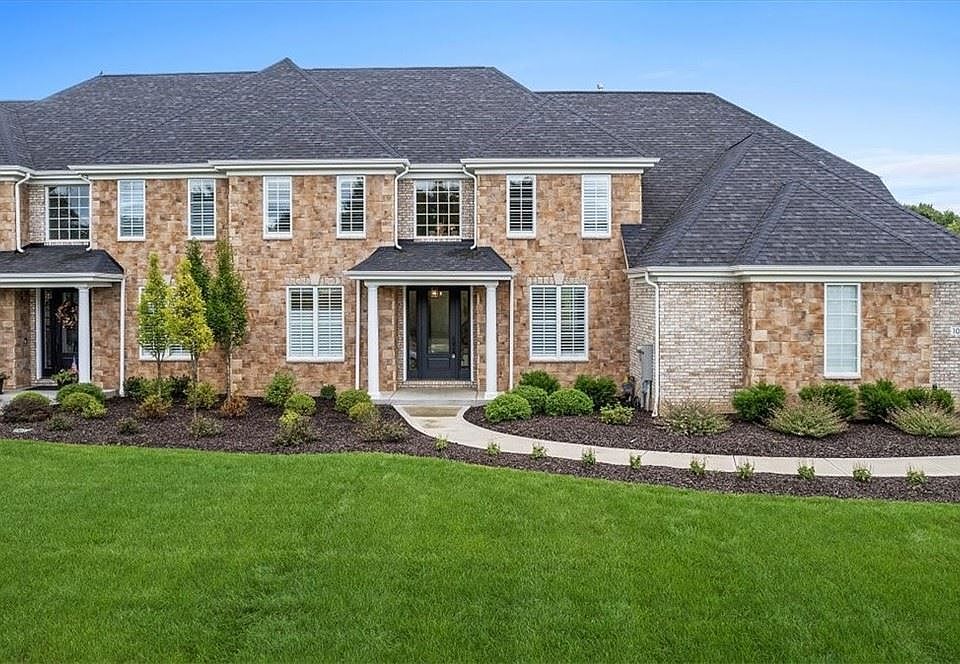 1st image of 104 Chancellor Ct