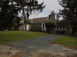 17 Columbia Dr, Hurleyville, NY 12747