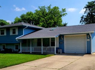 1021 Mercury Dr, Schaumburg, IL 60193