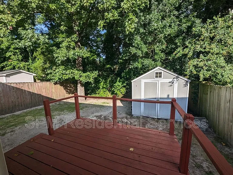 705 Varsity Dr — Photo 11