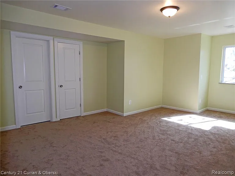 6550 N Inkster Rd — Photo 7