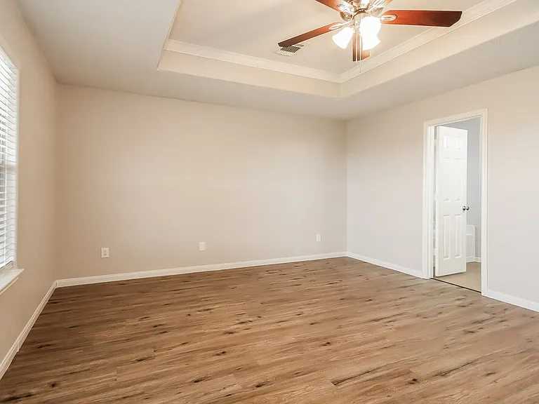 21619 Kingston Terrace Ln — Photo 7