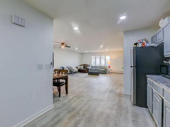 708 Garfield Avenue image 13 of 32