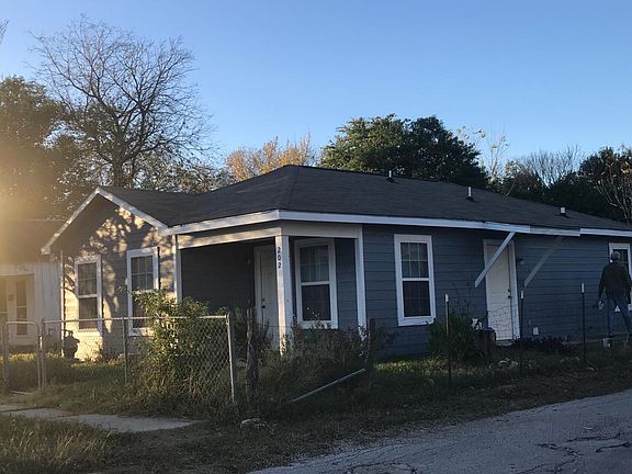 2nd image of 202 W Martin Luther King Dr