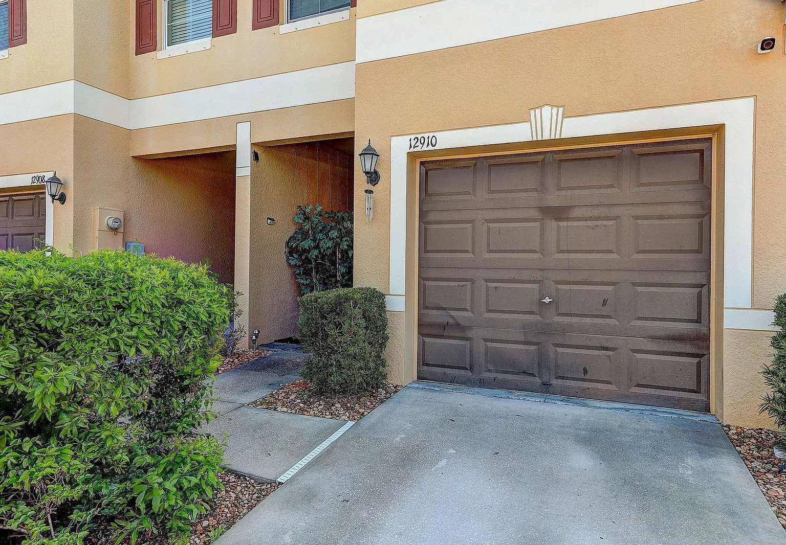 3 bed, 2.5 bath, 1668 sqft, $2,150 — Photo 3