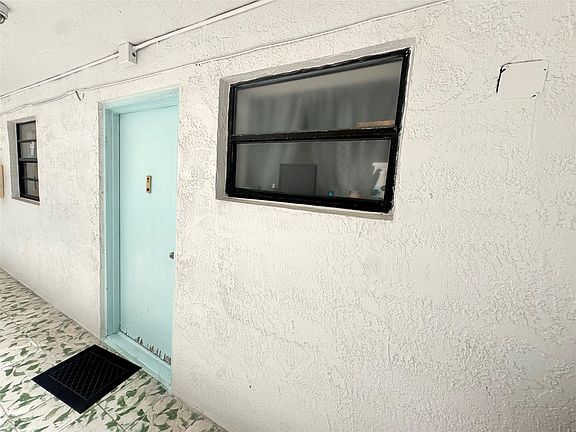 2nd image of 1418 Collins Avenue #203