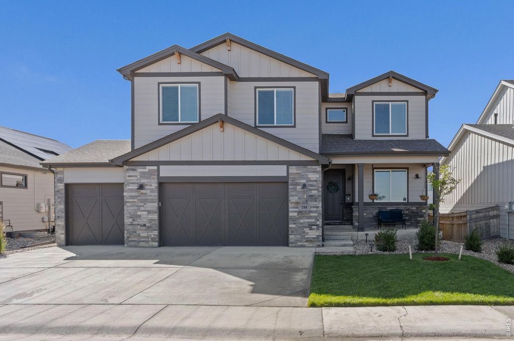 709 Hillspire Dr