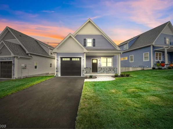 6 Birdie Ln, Boonton Town, NJ 07005
