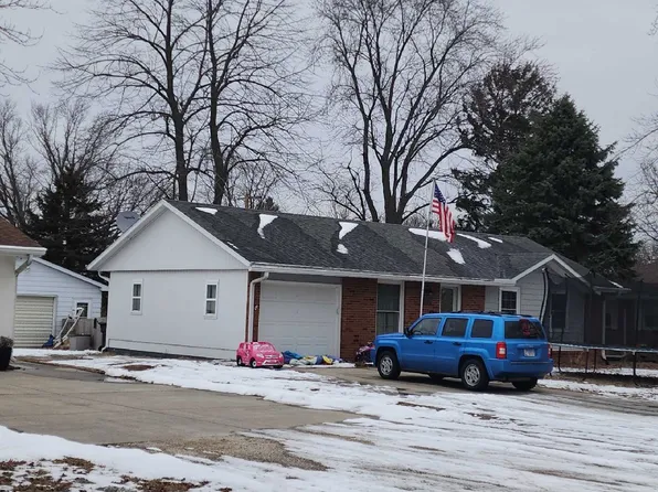 412 W Charles St, Mc Lean, IL 61754