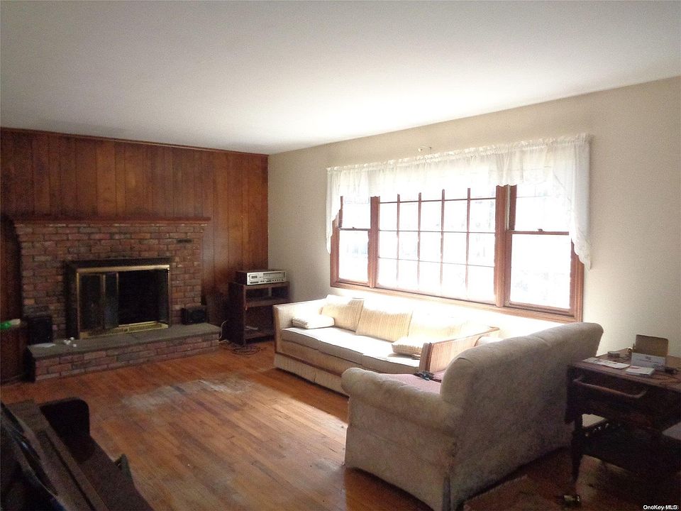 2nd image of 18 Howard Street