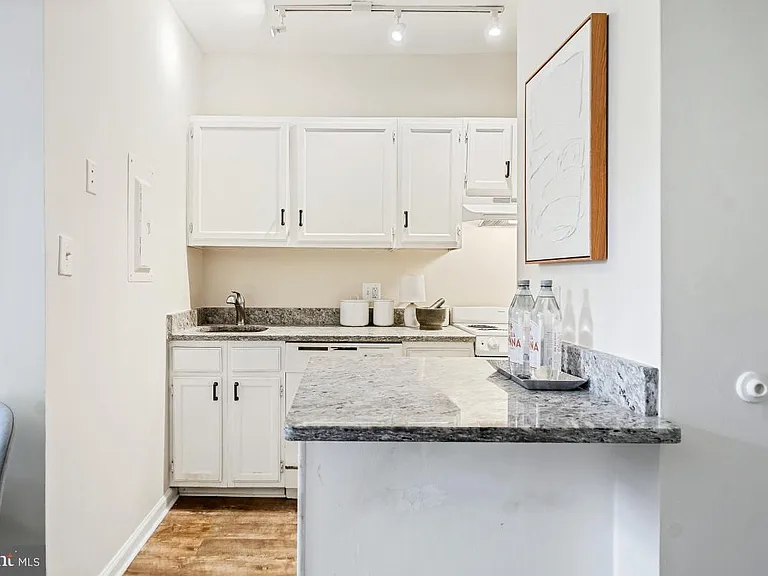 1954 Columbia Rd NW #308 — Photo 11