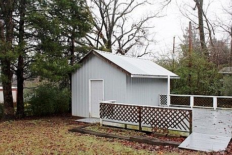 2nd image of 605 Alamo Dr