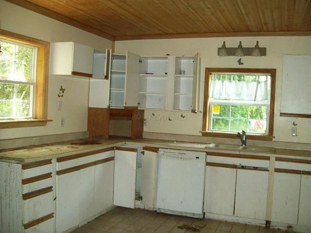 2nd image of 608 2nd St