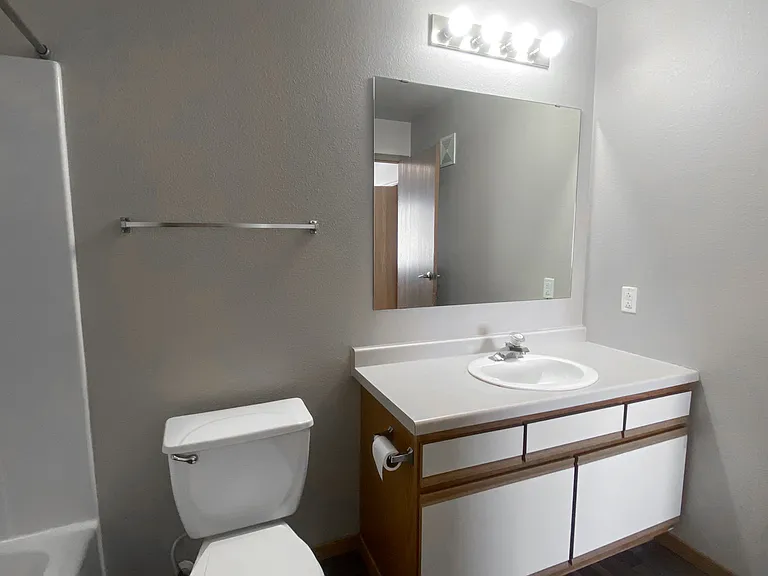 Amber Fields Apartments — Photo 9