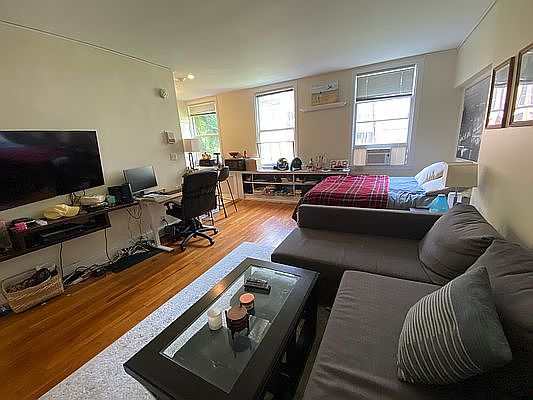 1st image of 117 E 35th St APT 4R