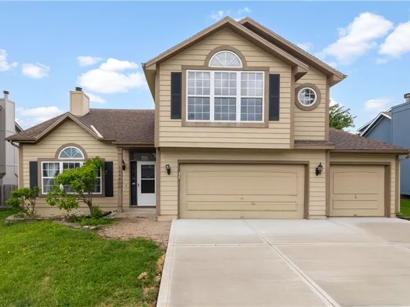 1544 SE 11th St, Lees Summit, MO 64081