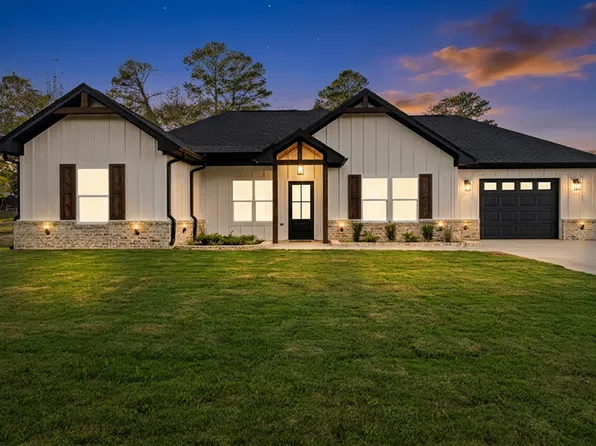 295 Yandle Dr, Henderson, TX 75652