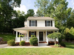 10 Oakland Ave, Farmington, CT 06032