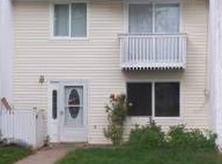 13 Monarch Dr, Sterling, VA 20164