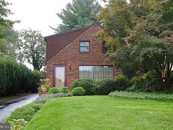 3rd image of 1610 Ridgeview Ave