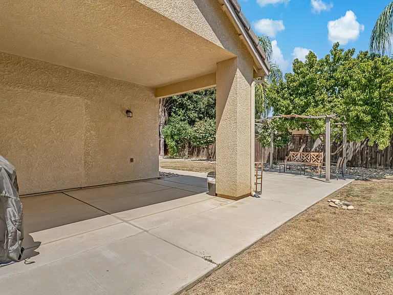 8582 N Garden Ave — Photo 46
