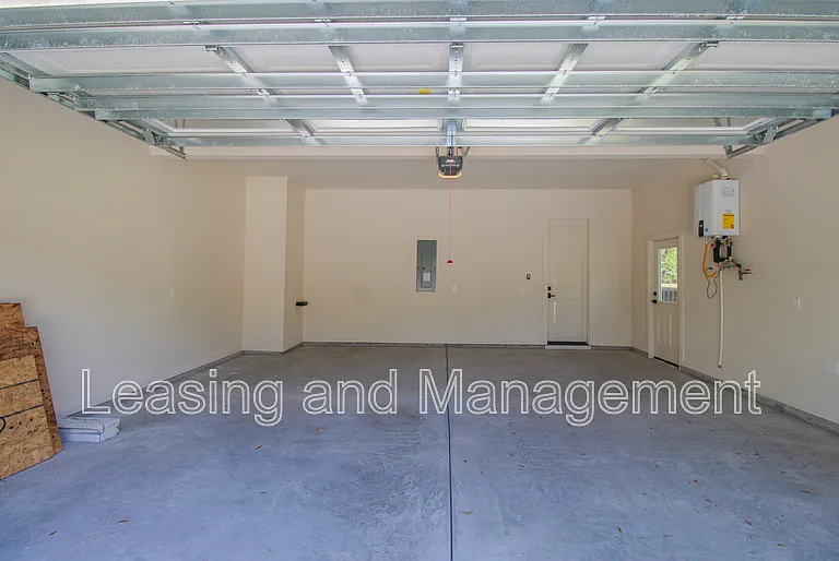 3633 Happyland Blvd — Photo 43