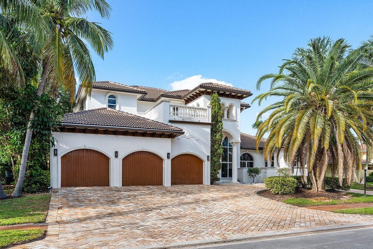 Royal Palm Yacht and Country Club homes for sale in Boca Raton, image size:1279x853